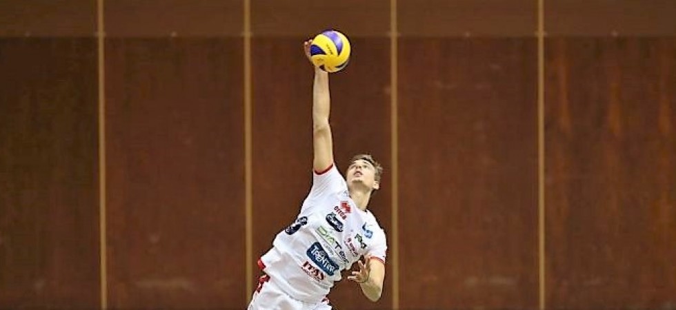 Simone Giannelli al servizio (foto Marco Trabalza)